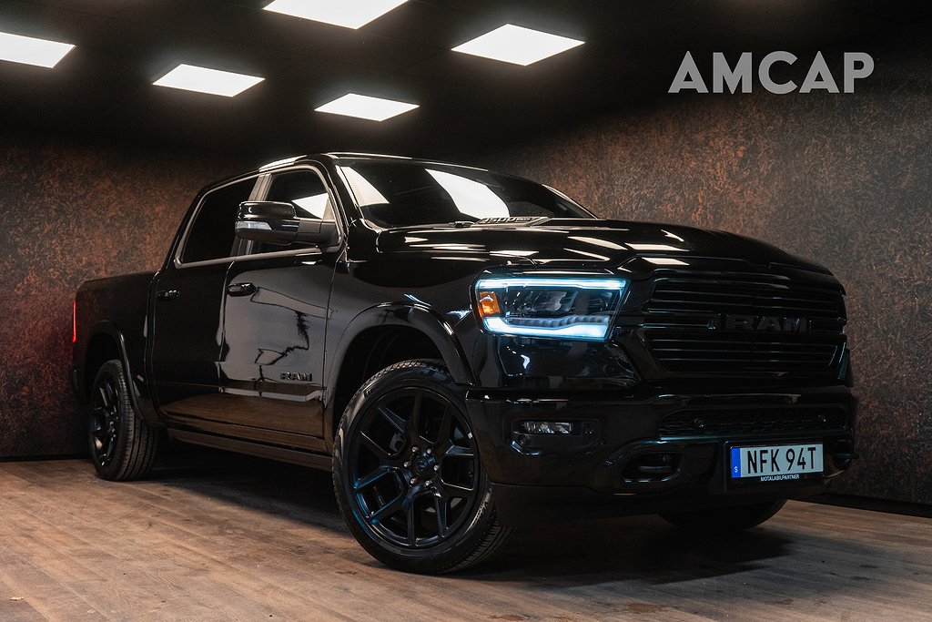 Dodge Ram 1500 Laramie Night | MOMS | H/K | Luft | Pano | Sv-såld