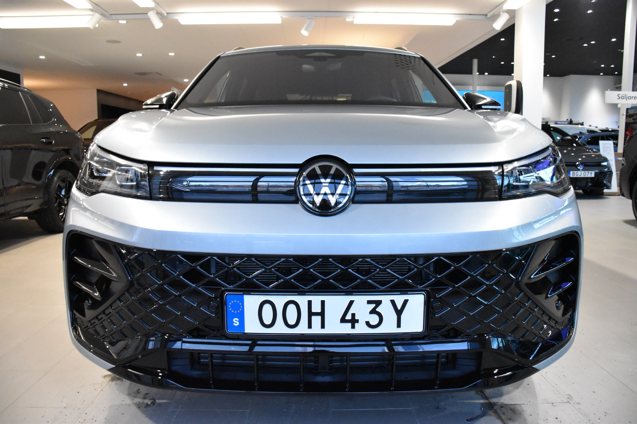 Volkswagen Tiguan 2.0 TDI 4M R-Line 2025, bild 2/51