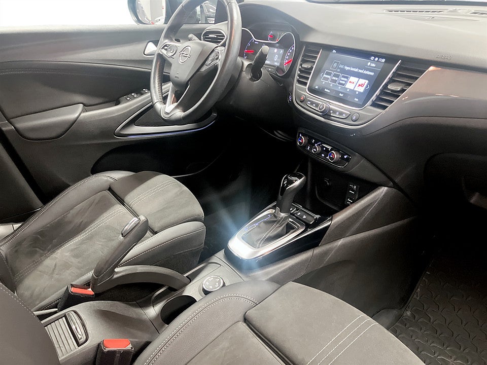 Bild på Opel Crossland X Ultimate 1.2 PT 130 Aut BACKKAMERA KEYLESS