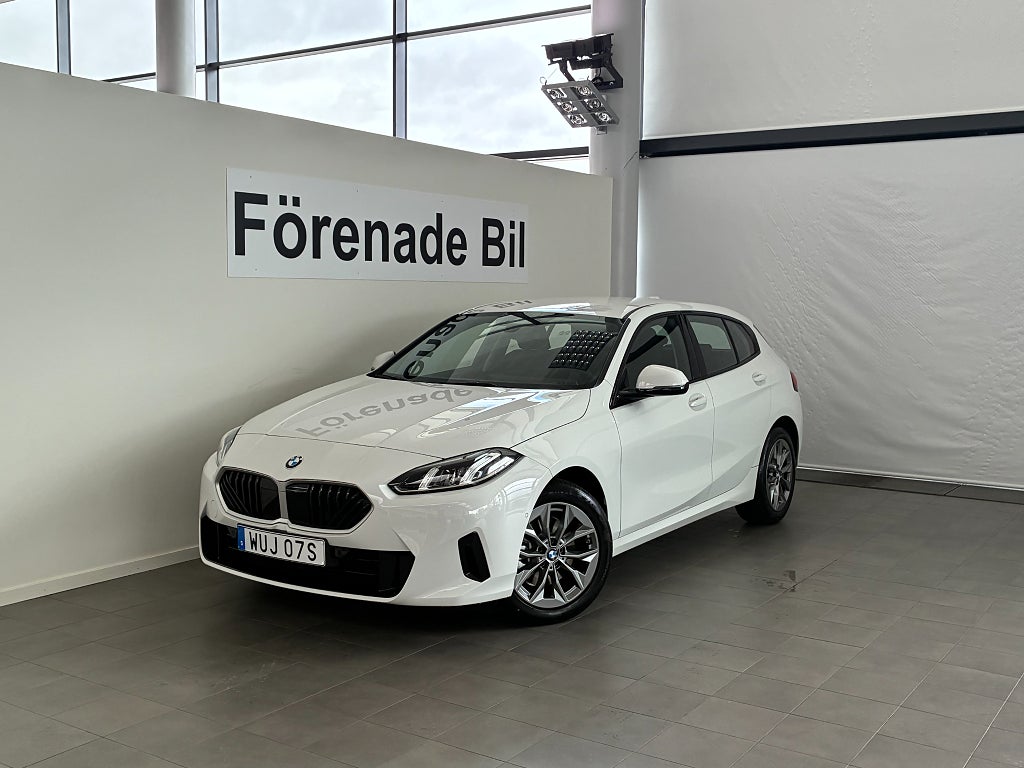 BMW 120 PRIVATLEASING fr. 3.395 kr/mån 17" Auto Park Assist 