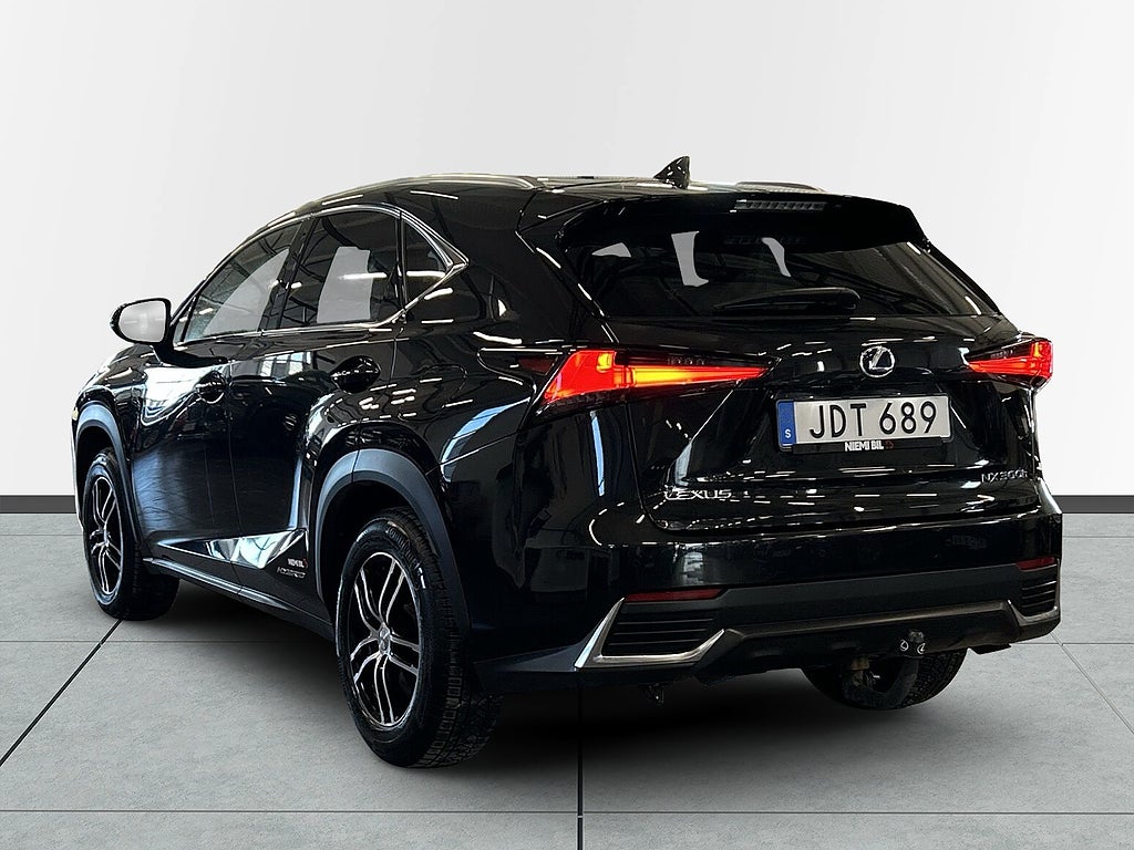 Lexus NX 300h AWD 2.5 AWD E-CVT Executive S&V-hjul/Kamera/Drag