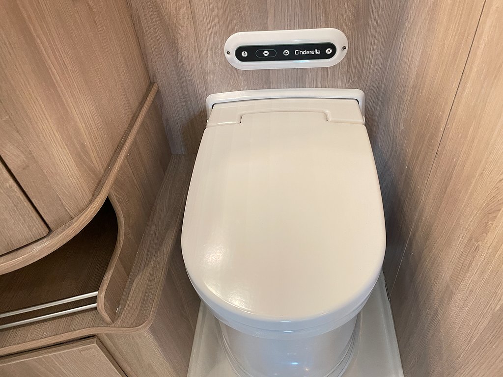 Kabe TMI 810 LGB Imperial / Hyd-stöd / Drag / AC / Solcell - Kabe
