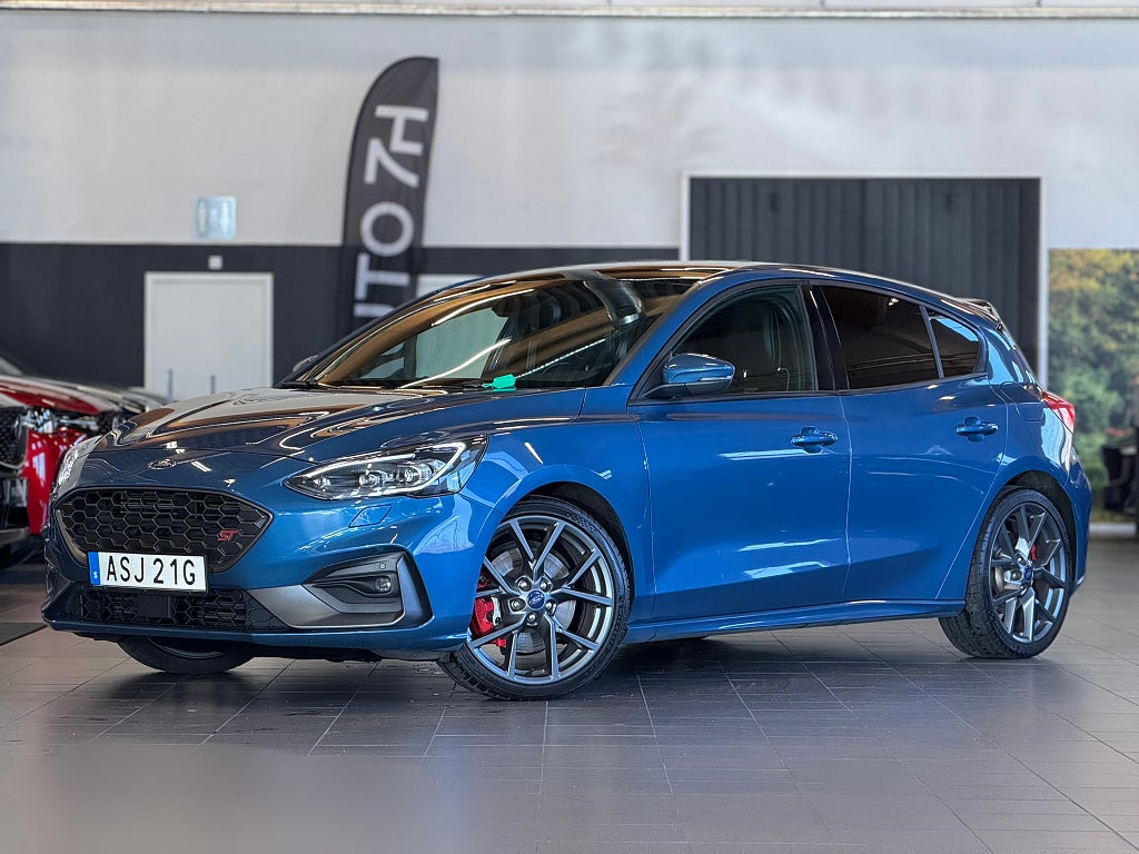Ford Focus ST 280 HK / Panorama / B&O / Backkamera / Rattvärme