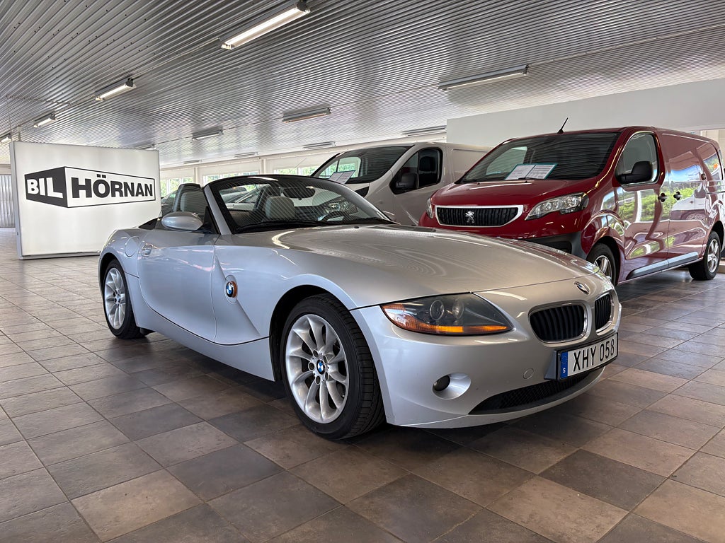 BMW Z4 2.5i Roadster- Cabriolet - Nybesiktigad 
