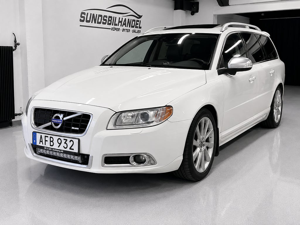 Volvo V70 D5 AWD Geartronic R-Design Taklucka Navi Blis Värmare