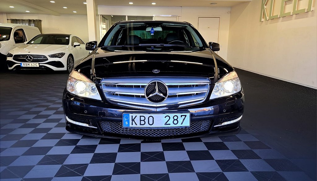 Mercedes-Benz C 180 CGI BlueEFFICIENCY 5G-Tronic Avantgarde 