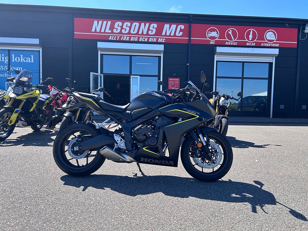Honda CBR650R E-Clutch ( 35km ) 