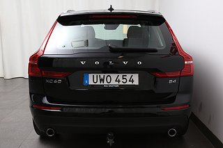 SUV Volvo XC60 8 av 28