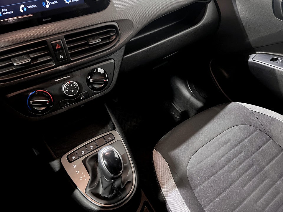 Bild på Hyundai i10 Essential 1.0 blue AMT 67hk Aut CARPLAY EN ÄGARE