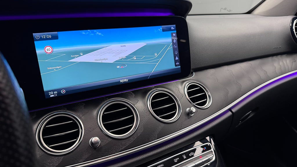 Mercedes-Benz E220 2017 - miniatyr 10