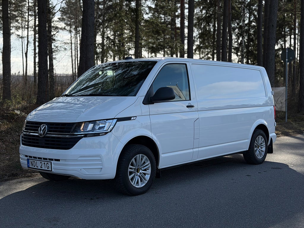 Volkswagen Transporter 2.0 TDI DSG/L2/Leasbar/Drag/Inredning/B-kamera/Värmare