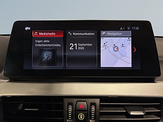 BMW X2 xDrive25e Aut Advantage Kamera Värmare HuD Skinn S&V – bild 16