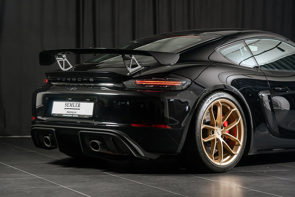 Gallery image 8 of 17