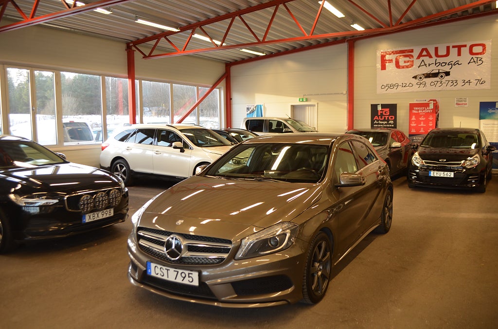 Mercedes-Benz A 250 4MATIC 211 hk AMG Sport Navi Backkamera Euro 6