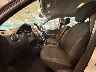 Dacia Duster 1.6 SCe Värmare/SoV/Dragkrok/Extraljus/Sv-Såld