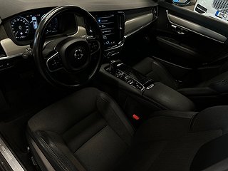 Volvo V90 Recharge T6 AWD Automat Momentum S&V-Däck/Kamera