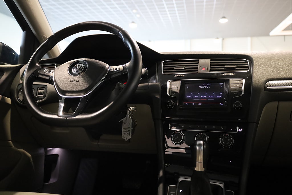Volkswagen Golf 5-dörrar 1.4 TSI AUT Pano Drag Kamera Värmare Blåtand 2013
