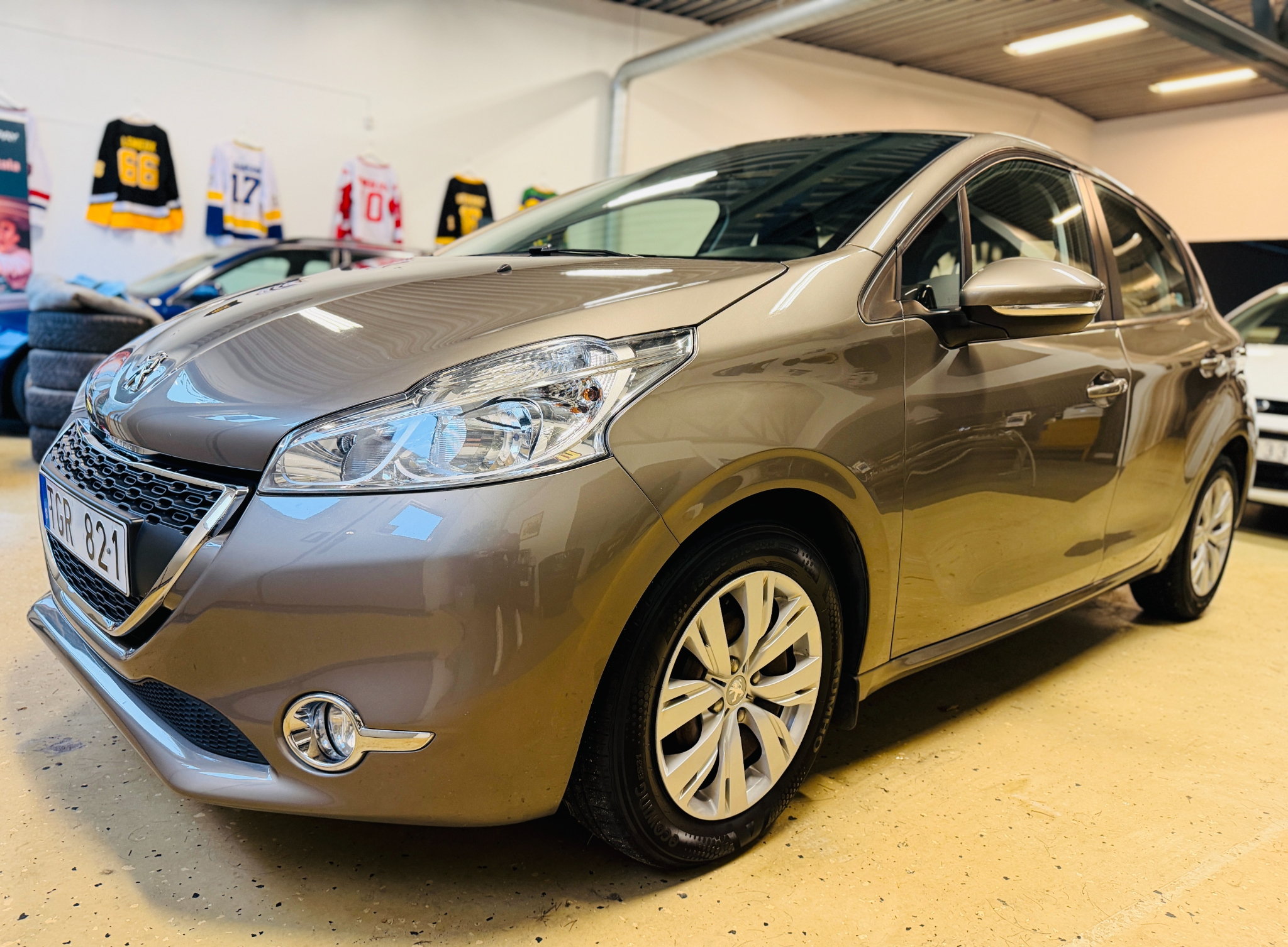 Peugeot 208 2012, bild 2/10