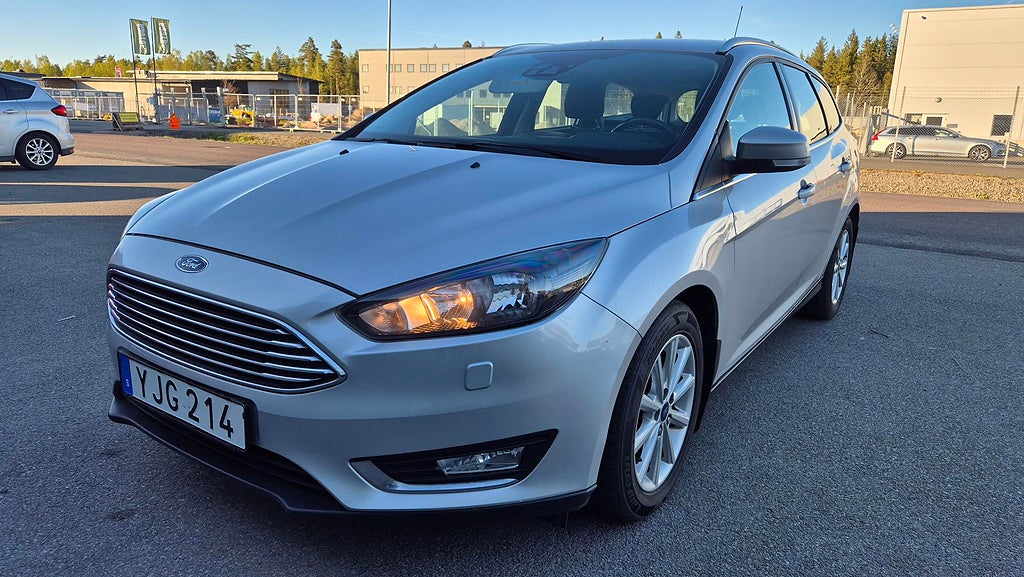 Ford Focus Kombi 1.0 EcoBoost SelectShift Titanium EU6 125 hk
