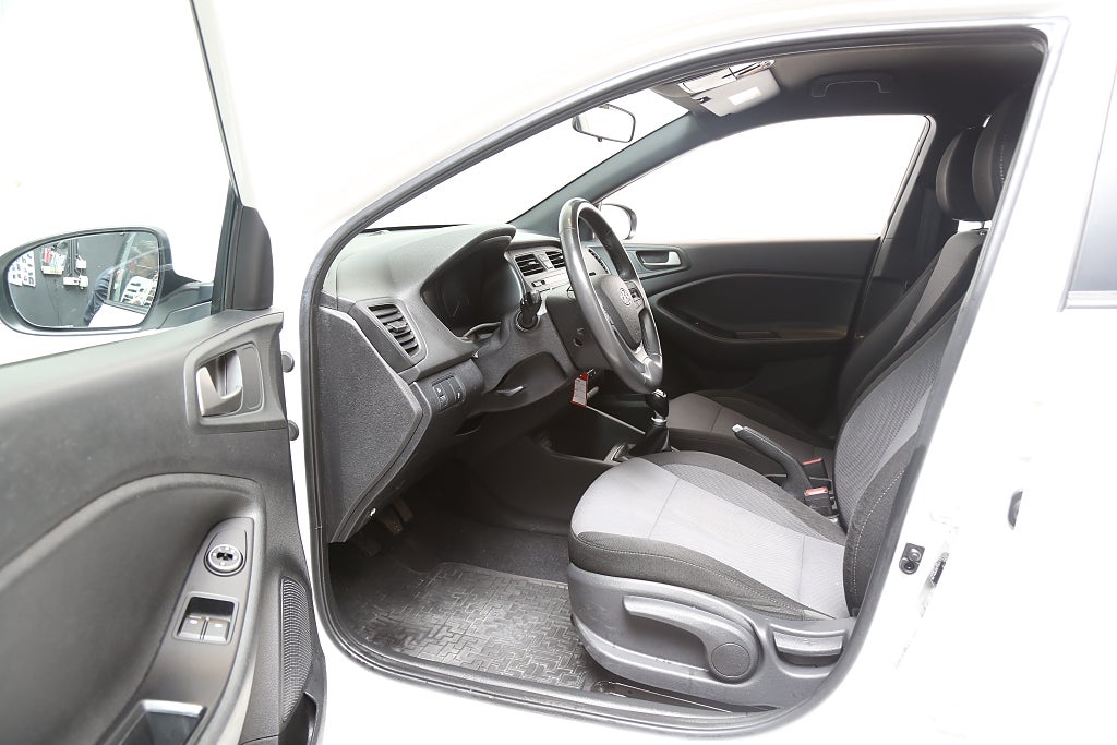 Hyundai i20 1,2 Move! 5D Rattvärme Bluetooth 2018
