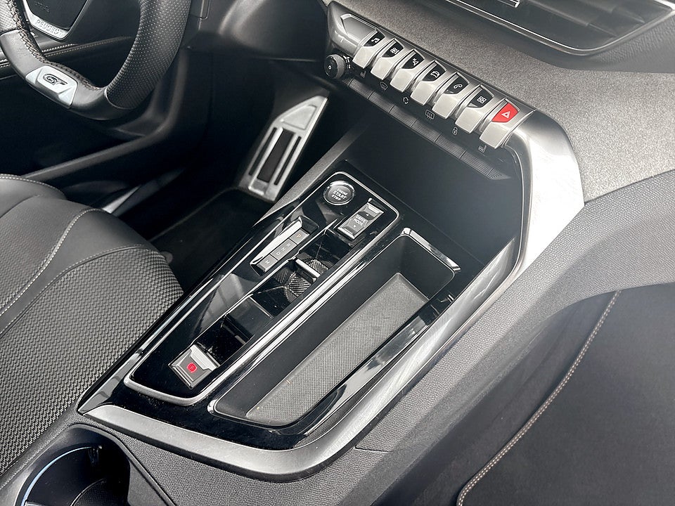 Bild på Peugeot 5008 GT+ 1.2 PT 130hk Aut 7-SITS B-KAMERA CARPLAY