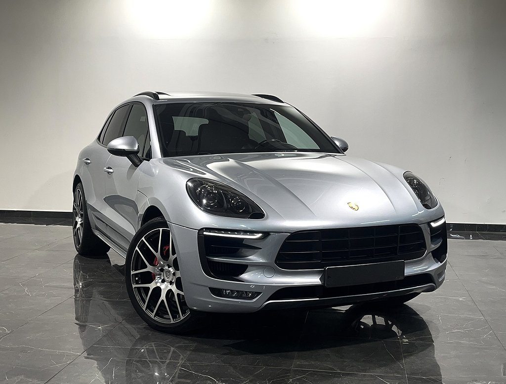 Porsche Macan GTS PDK Sport Chrono PANO NAVI SVENSK BOSE® FULLSERVAD