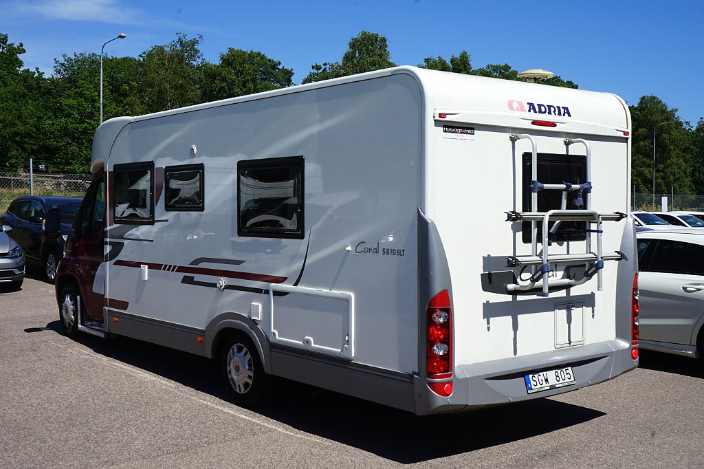 Adria Mobil Coral S 670 SLT Scandinavian Edition 131 hk 4.99% Ränta