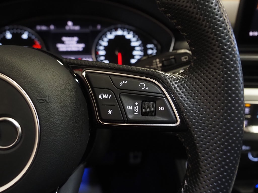 Audi A4 Avant 40 TDI 190hk quattro S-Line | Drag | D-värm | 2019