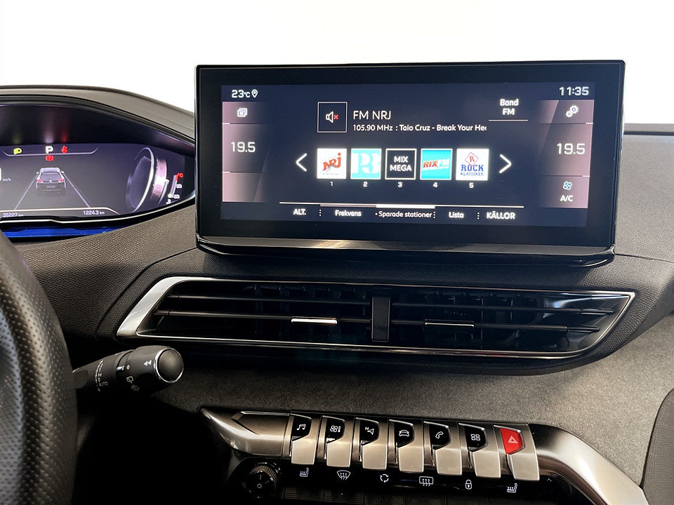 Bild på Peugeot 5008 GT 1.2 PT 130hk Aut 7-SITS B-KAMERA CARPLAY