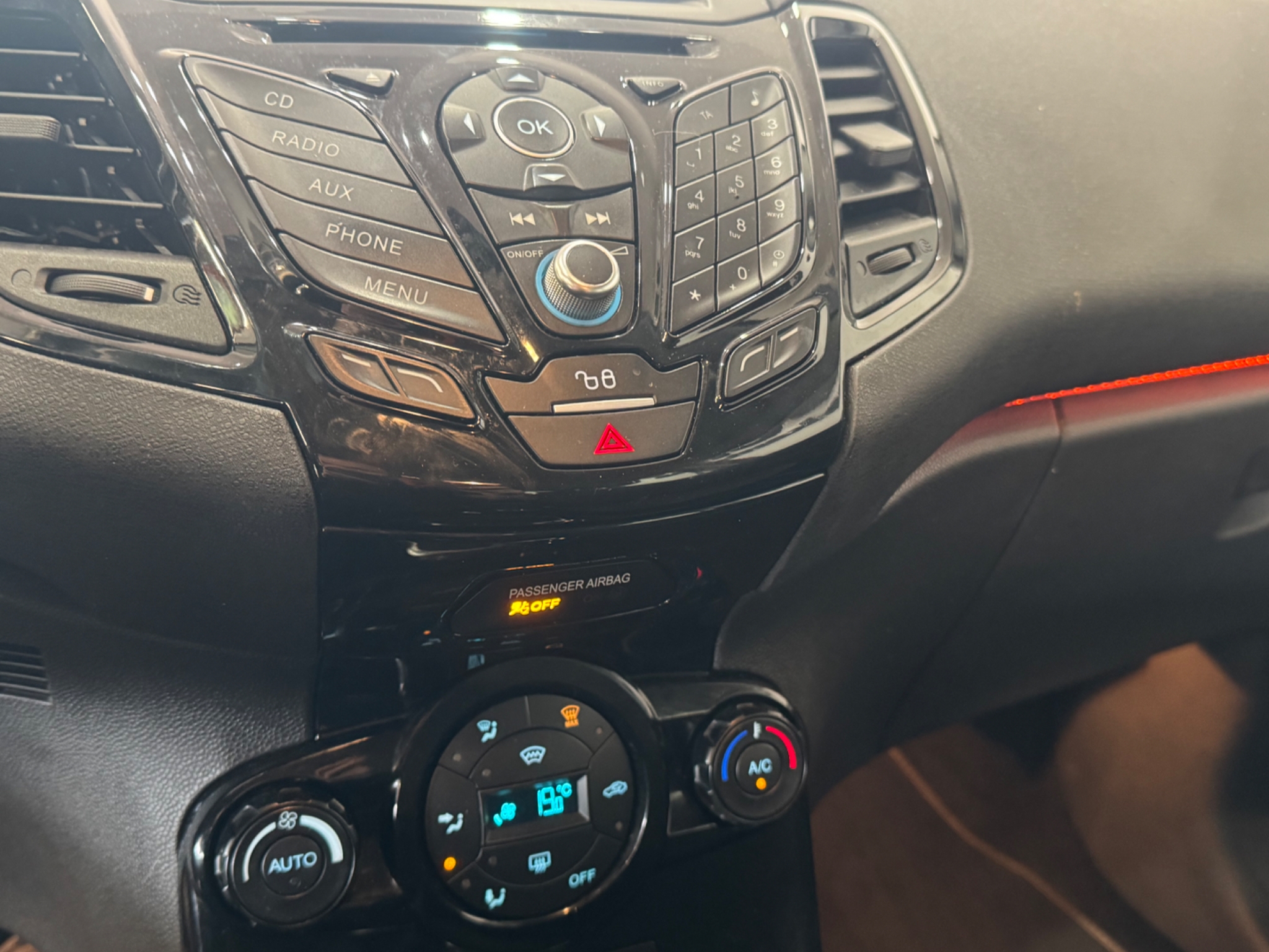 Ford Fiesta 2016, bild 6/10
