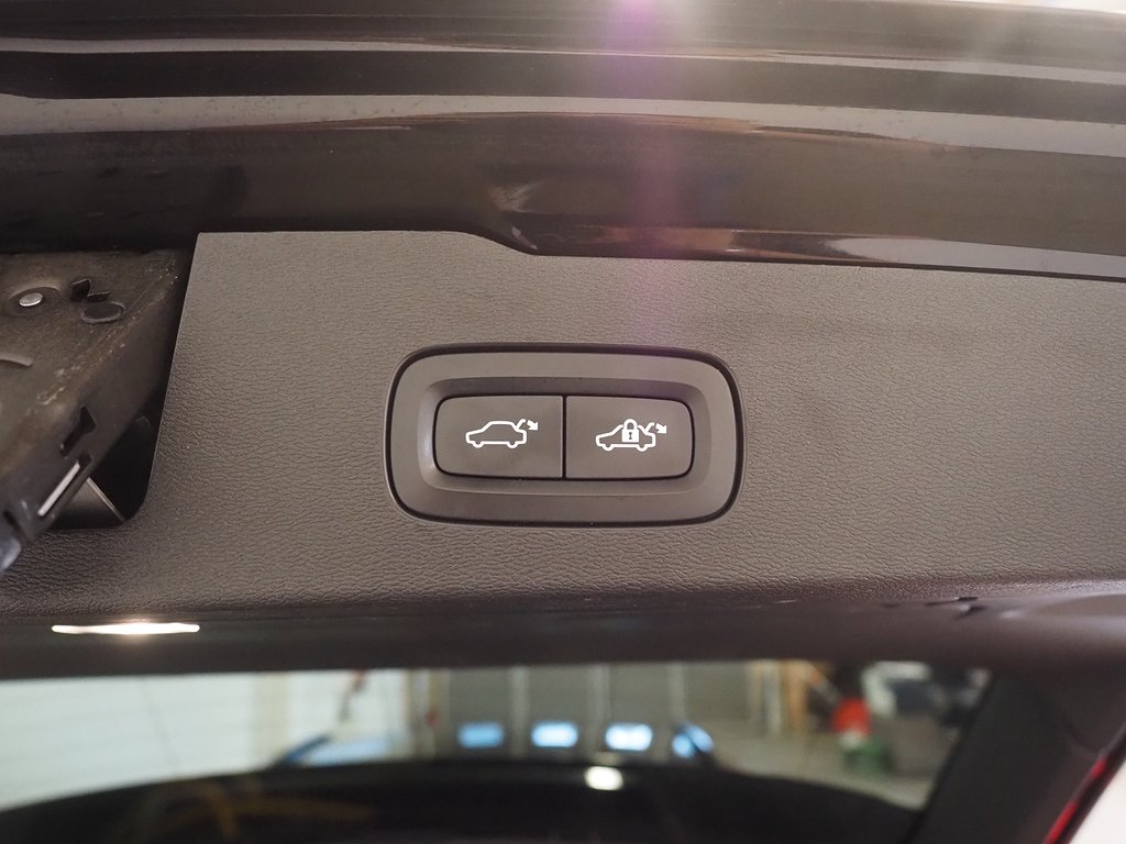 Volvo V60 T8 AWD 392hk Geartronic R-Design | Drag | Skinn | 2020