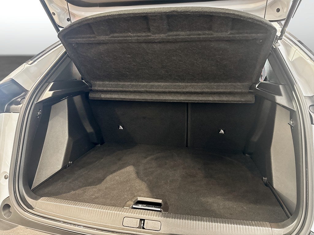 Bild på Peugeot 2008 GT 1.2 PT 130hk Aut - B-KAMERA, CARPLAY