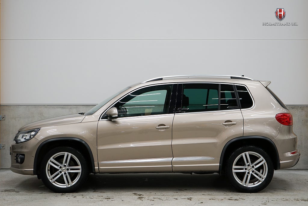 Volkswagen Tiguan 2.0 TDI 4Motion R-line Sport Pano Drag Dvärm Kamera Skinn