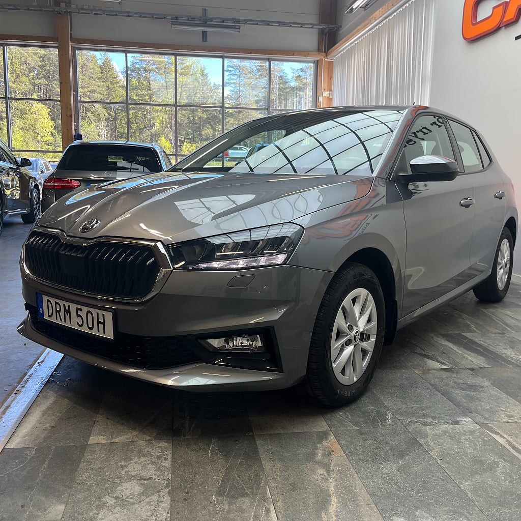 Skoda Fabia 1.0 MPI 80HK Carplay Backkamera Värmare