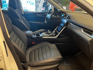 Maxus Euniq 6 70 kWh 360-kamera/Skinn/Panorama/MOMS/SoV-Däck