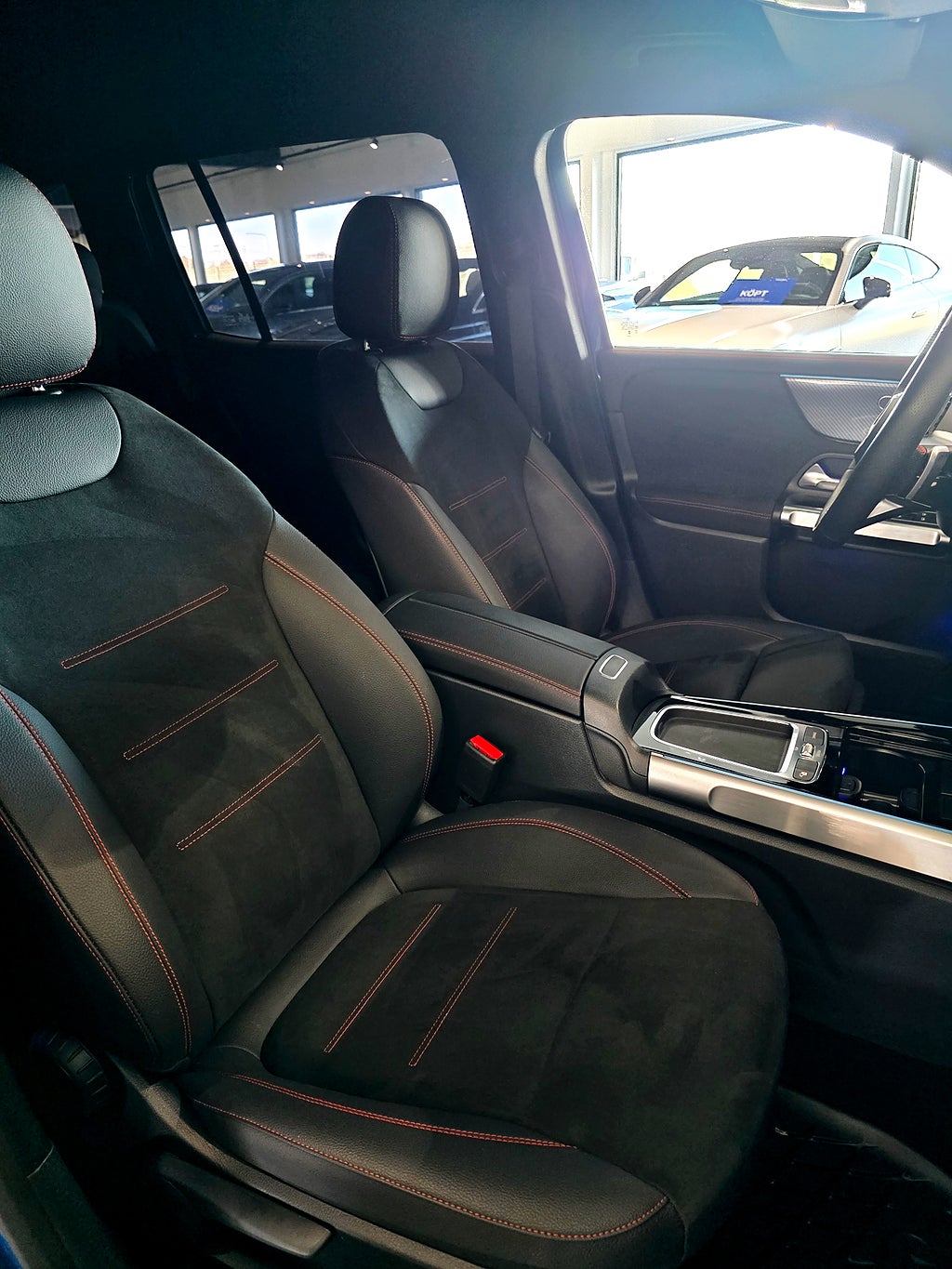 Mercedes-Benz GLB 220 d 4MATIC AMG Värmare Drag Advanced Plus - bild 12