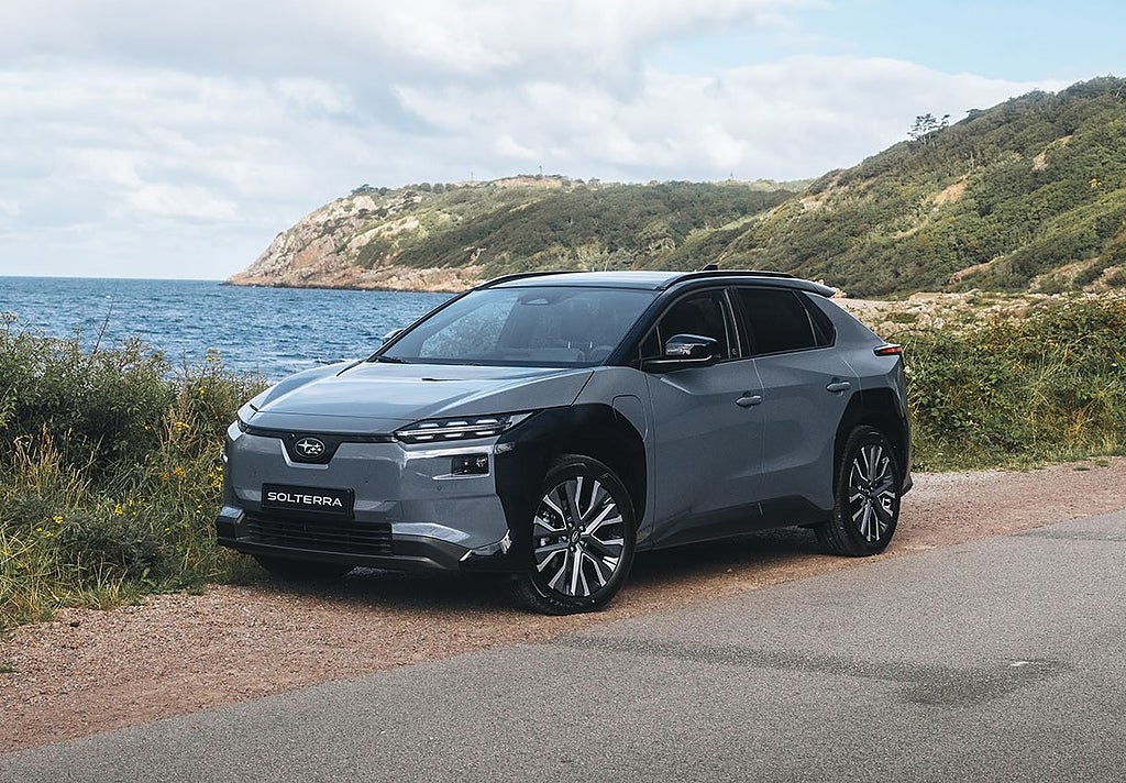 Subaru Solterra Touring 74.7 kWh AWD 10 Års garanti. Lanseringskampanj