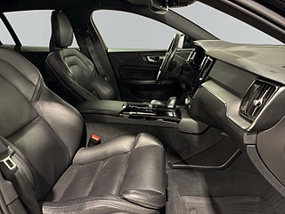 Volvo V60 Recharge T6 AWD Aut R-Design Drag Kamera Navi Skinn Psens S&V