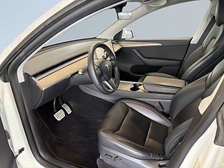 Tesla Model Y Performance Performance S&V-Hjul/Drag/Värmepump/Pano – bild 7