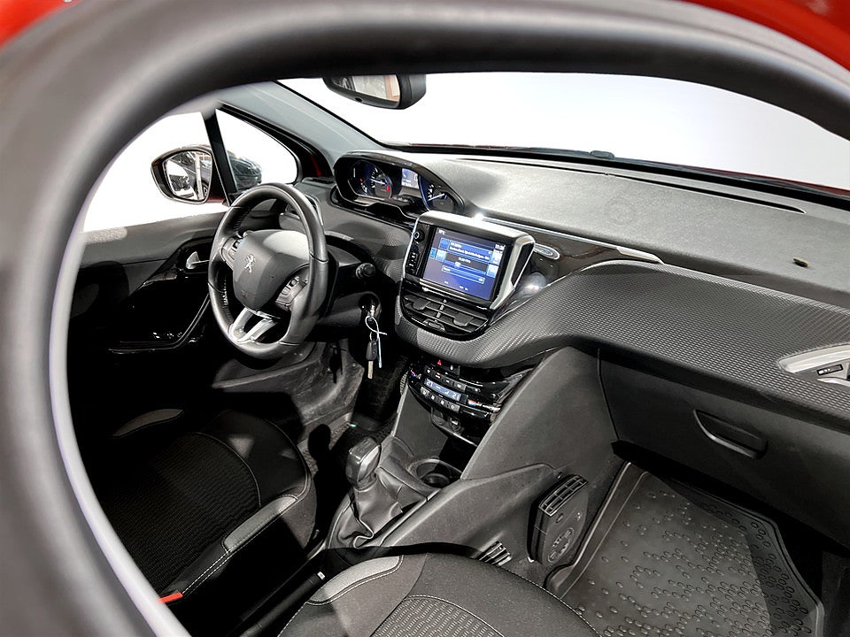 Bild på Peugeot 208 Style 1.2 PT 82hk PANO VÄRMARE LED-RAMP