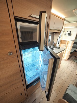Husvagn, 2-axl Knaus Südwind 650 FSK 60 Year 13 av 17