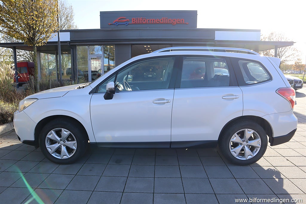 Subaru Forester 2.0 4WD 147hk 1 ägare Svensksåld Drag Backkamera