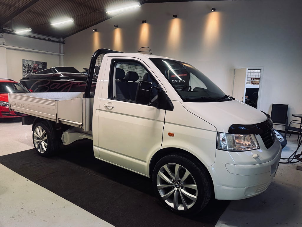 Volkswagen Transporter Chassi Platform T28 1.9 TDI Långt Flak Nylackad Hytt