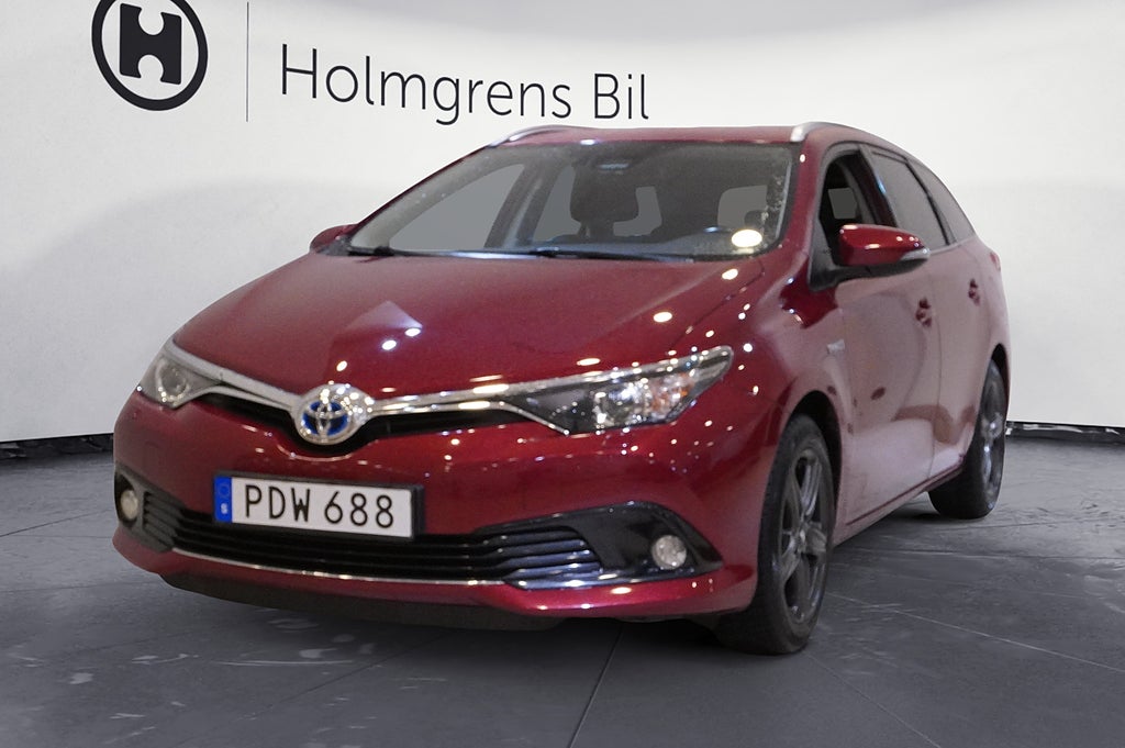 Toyota Auris 2,95% ränta Touring Sports Hybrid E-Cvt, 136hk Intense Edition