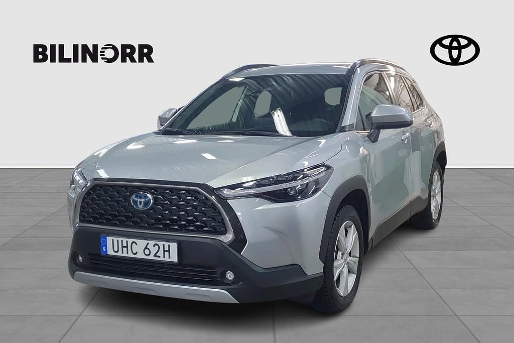 Toyota Corolla Cross Hybrid AWD-i 2,0 Style Pluspaket | Vinterhjul |
