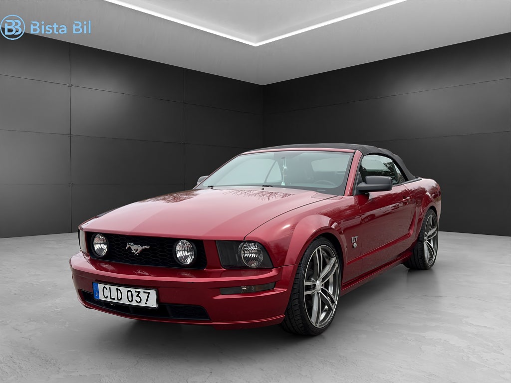 Ford Mustang GT CONVERTIBLE GT AUT / LÅGMIL / V8 / 304Hk