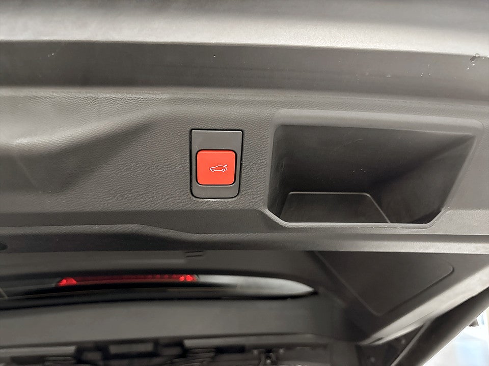 Bild på Peugeot 5008 GT Hybrid 145hk Aut MASSAGE 7-SITS B-KAMERA 