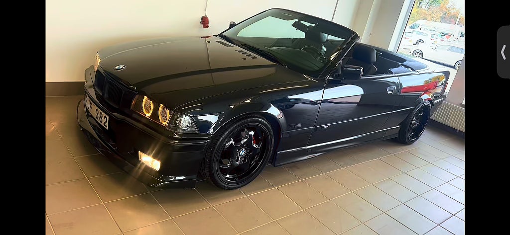 BMW 325i Convertible