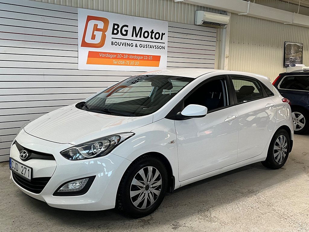 Hyundai i30 1.6 CRDi 110HK Select  Motorvärmare/S&V-Hjul