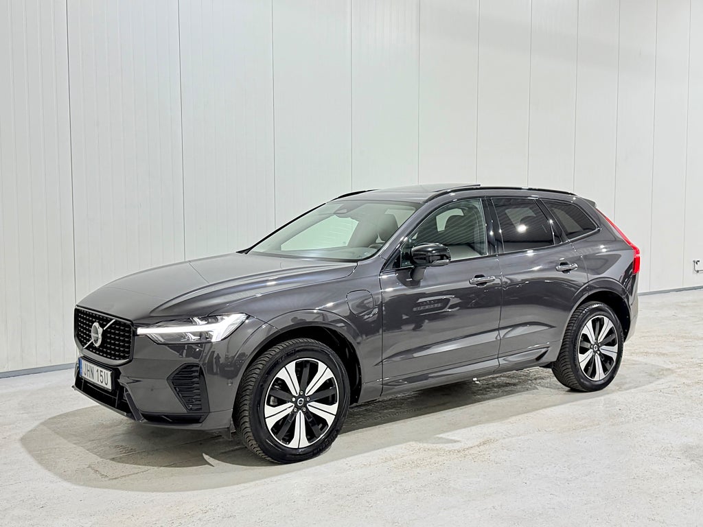 Volvo XC60 Recharge T6 AWD Plus Dark Edition 360° Kamera Pano Moms